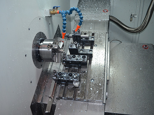 Vantaggi e caratteristiche della lavorazione con macchine CNC